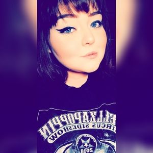 Meet your Posher, Anessa